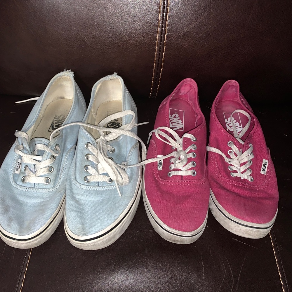 2 pairs of vans sneakers